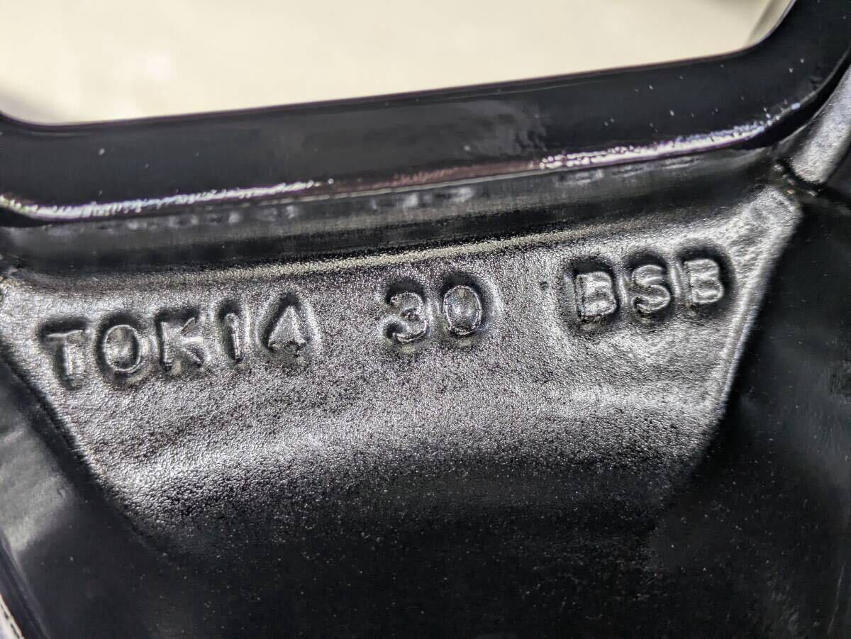 トヨタ ハイラックス REVO エンケイ製 純正 18インチ 7.5J +30 PCD139.7 グロスブラック 4本
